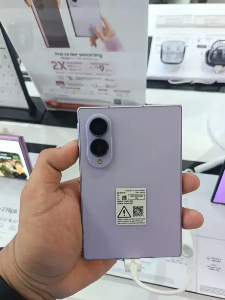 SAMSUNG GALAXY Z FOLD 8 (ERAFONE PLAZA BINTARO