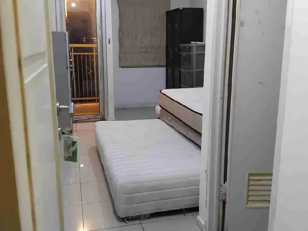 Di sewakan Studio apartemen Green Lake Sunter ukuran 21m semi furnish pic sesuai gambar