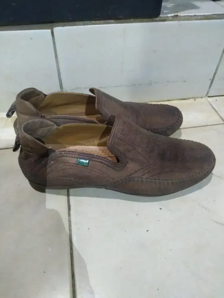 Sepatu kulit asli kickers