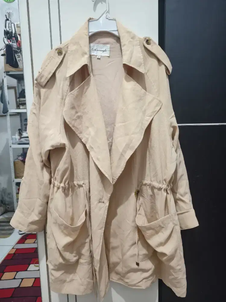 Atasan blazer wanita