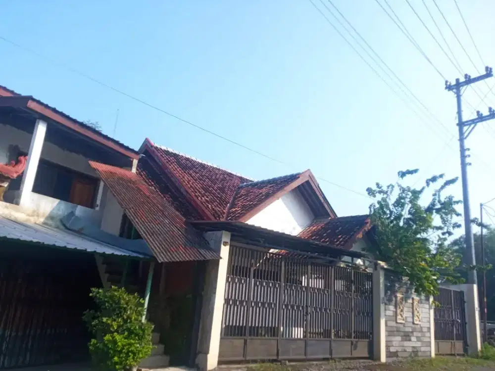 Rumah Siap Huni Dekat Pakuwon Mall dan Pasar Kolombo, SHM & IMB Lengkap