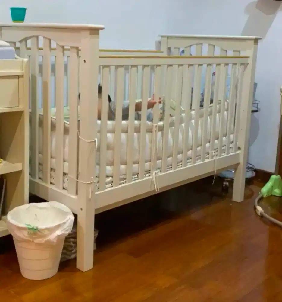 Tempat Tidur Bayik