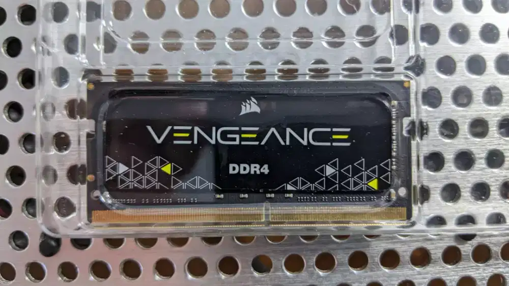 RAM Laptop CORSAIR VENGEANCE DDR4 16GB 2400MHz SO-DIMM Laptop RAM