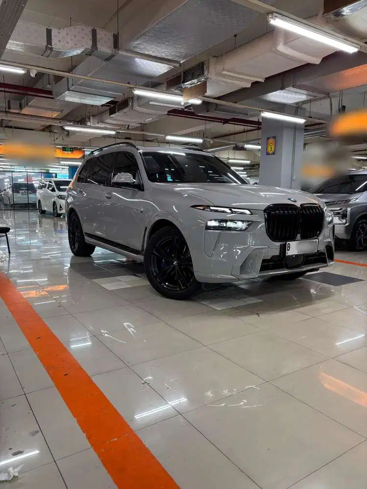 BMW X7 xDrive 4.0i Opulance 2023
