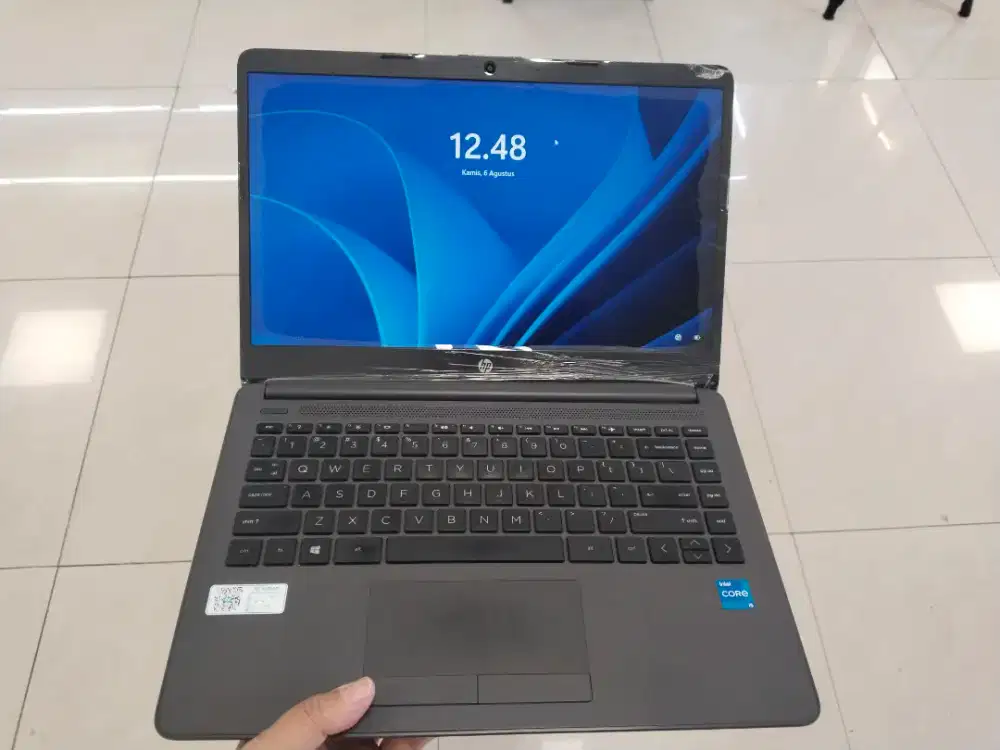 Dijual laptop HP 240 G8 Intel i5 gen 11 Ram 8GB DDR4 SSD 256GB Win 11