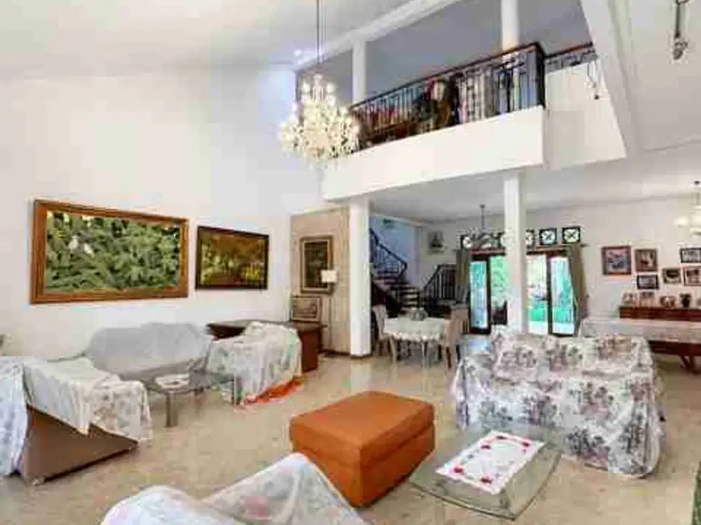 Rumah Mewah Bergaya Klasik w/ Income Kost Di Cipete
