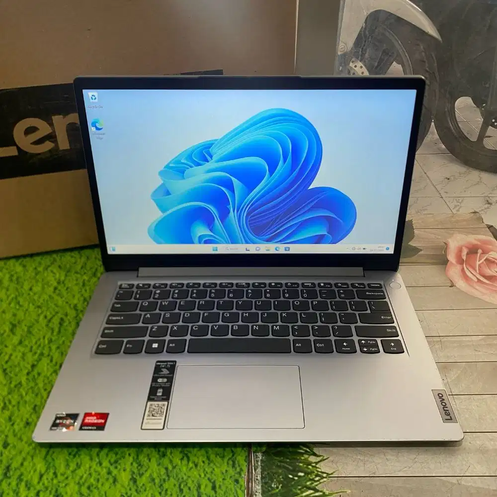 New Lenovo Ideapad Slim 1 Ryzen 3-7320U 8GB 512GB 14 FHD Windows 11