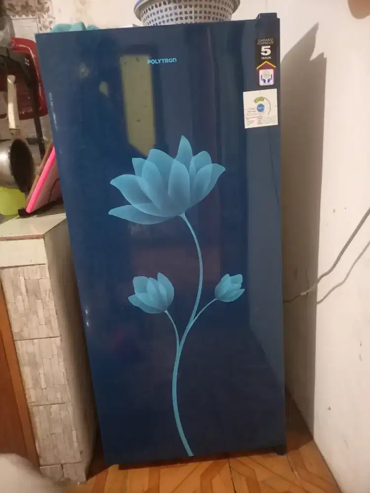 Kulkas 1 pintu merek polytron