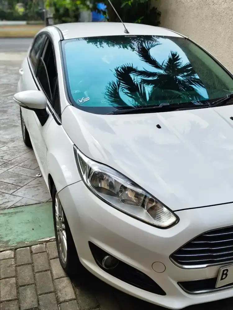 Ford Fiesta S th. 2014/13 PUTIH Mulus Super
