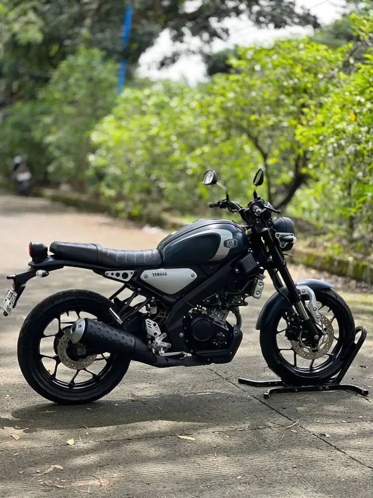 NO MINUS! YAMAHA XSR 155 BIRU DOFF 2023 KM LOW SUPER MULUS