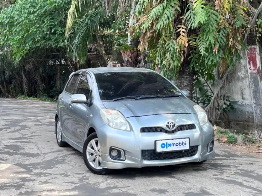 YARIS E AT 2013