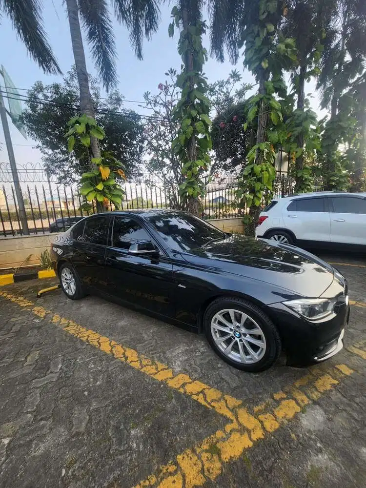 BMW 320i 2016 Bensin