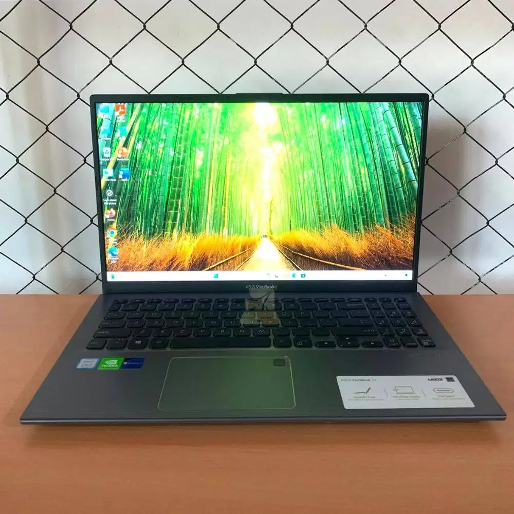 ASUS VivoBook X512FJ / i5-8265U / RAM 8GB / SSD 256GB / NVIDIA MX230 /