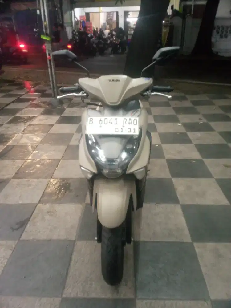 YAMAHA GEAR ULTIMA HYBRId 125