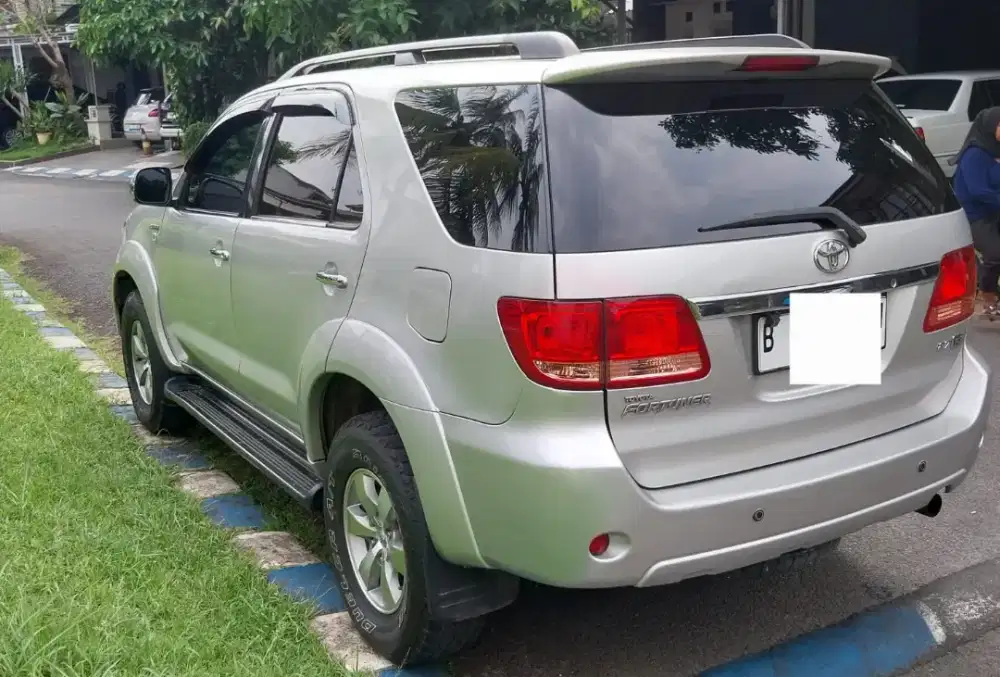 Toyota Fortuner Pertalite G Luxury matic  th 2005 sangat terawat