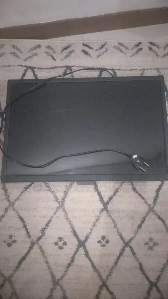 JUAL CEPAT TV LCD BELI BELUM PERNAH DIPAKAI