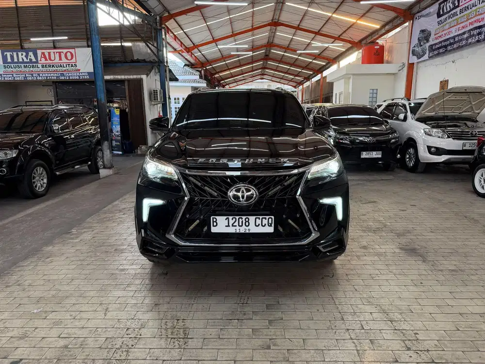 Toyota Fortuner 2.4 VRZ DIESEL AT MATIC 2019 Hitam kondisi MEMUASKAN