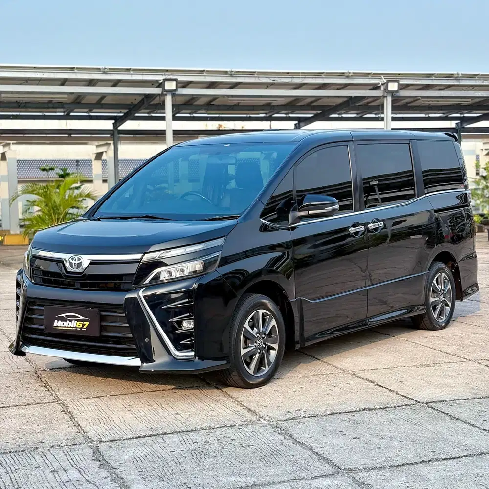 TOYOTA VOXY 2.0 2019