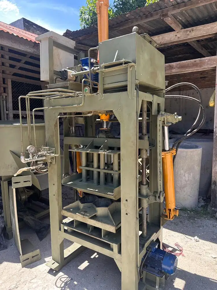 Mesin Press Hidrolik Paving Block komplit