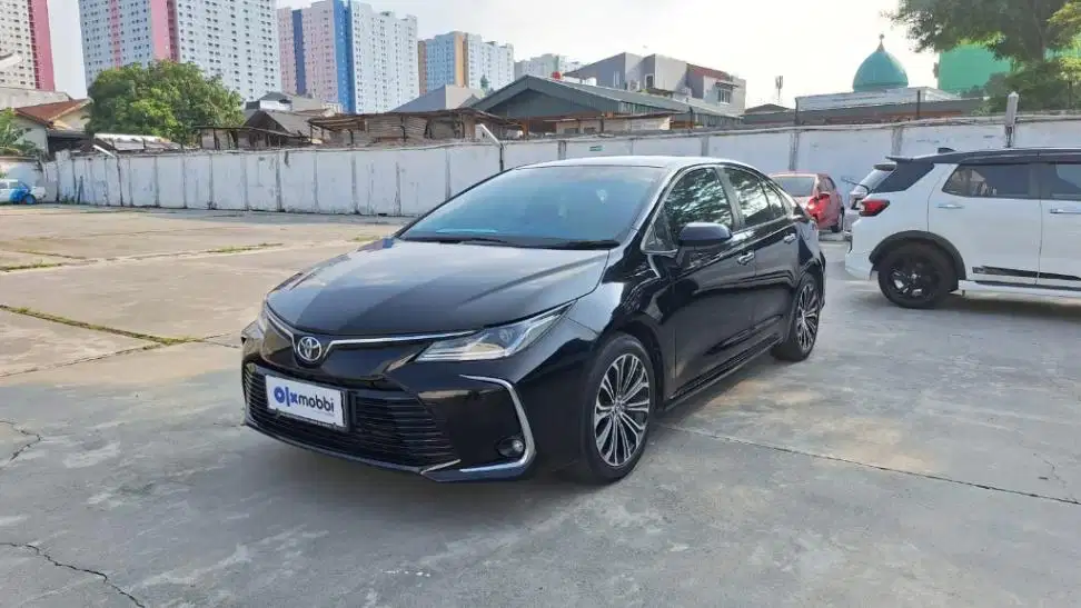 Garansi 1 Th - Toyota Corolla Altis 1.8 V Bensin-AT 2022 Hitam