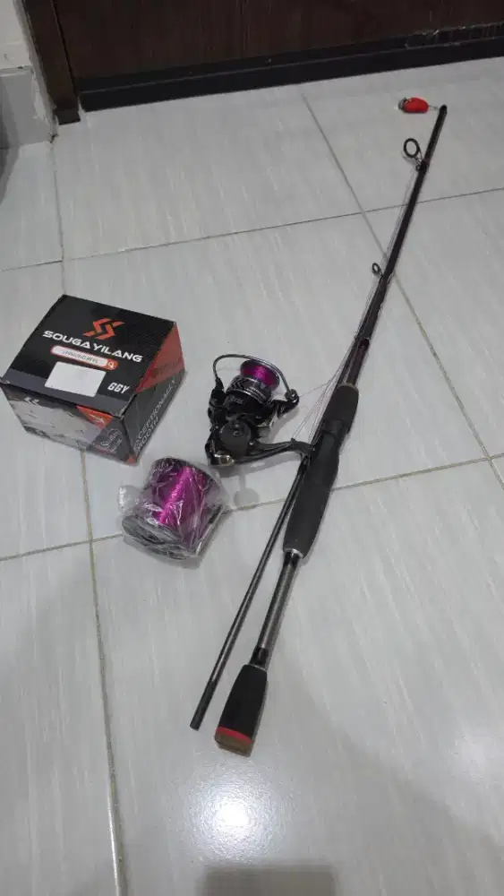 Di jual Joran/ Alat Pancing lengkap beserta Kail dll
