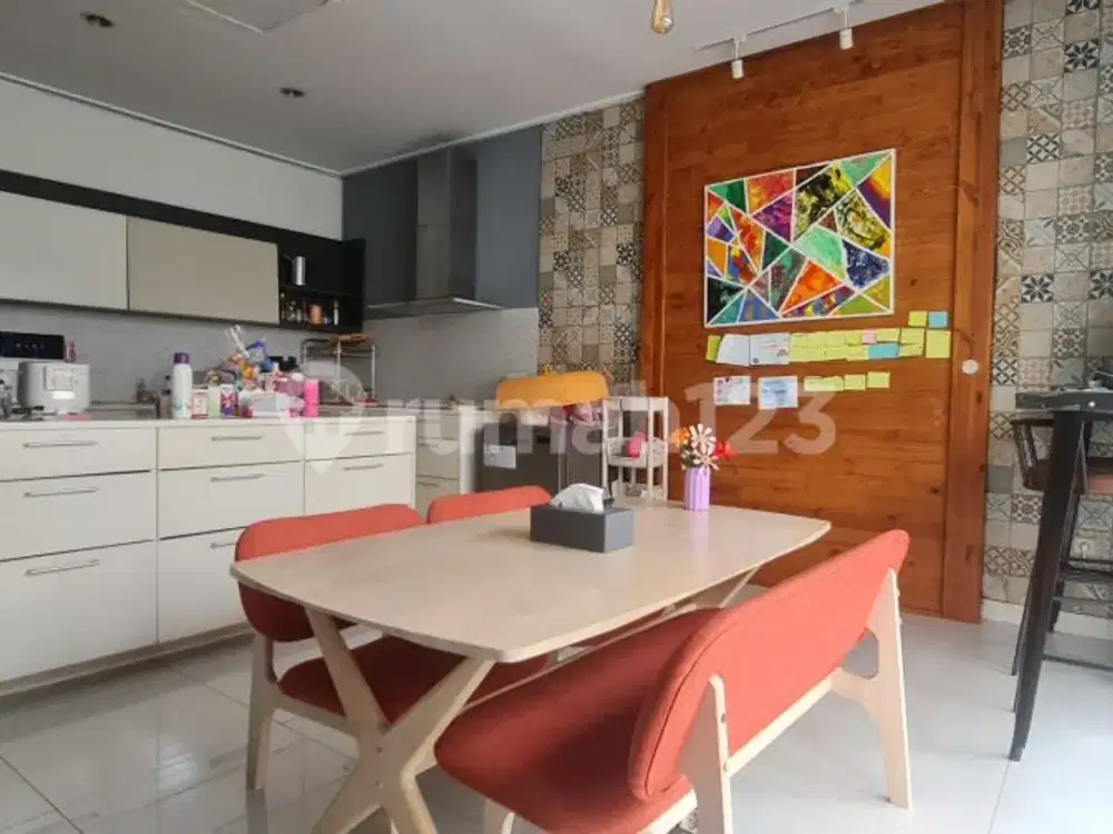 Rumah Langka di Foresta BSD, Depan  kolam renang Cluster