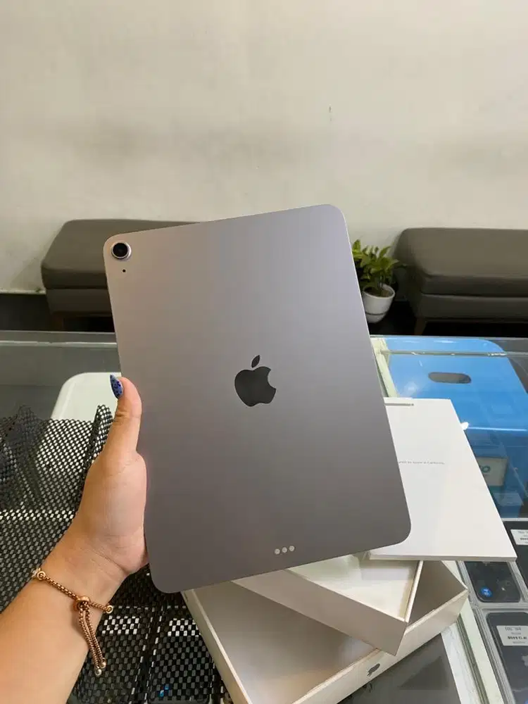 Ipad air 11 inc M3 128gb ibox garansi on fullset terima kredit tt