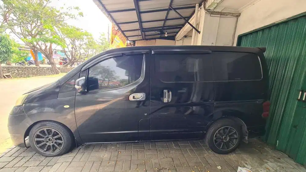 Nissan Evalia 2012 Bensin