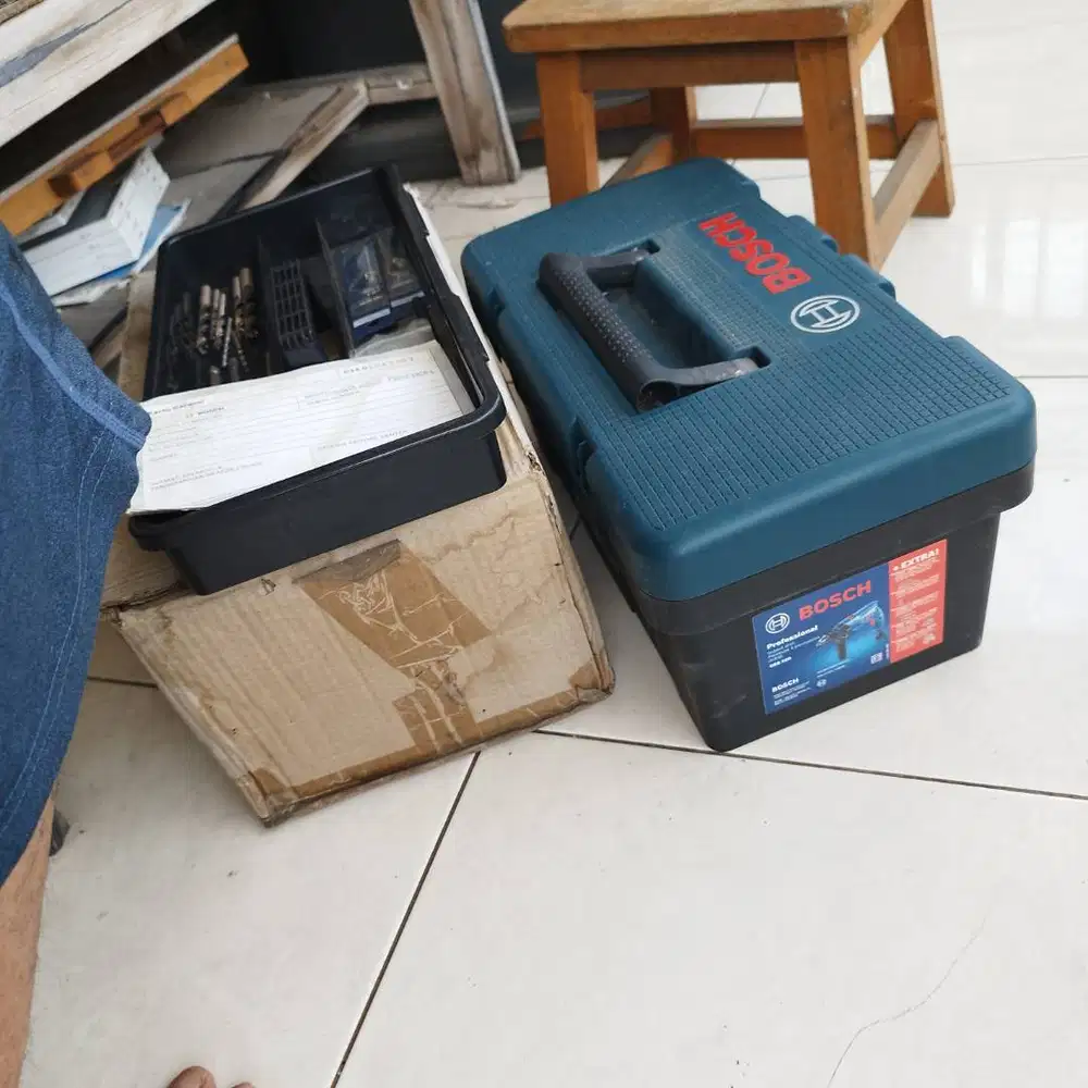 Jual 1set bor BOSCH +550W Professional Komplit plus 14 Mata bor