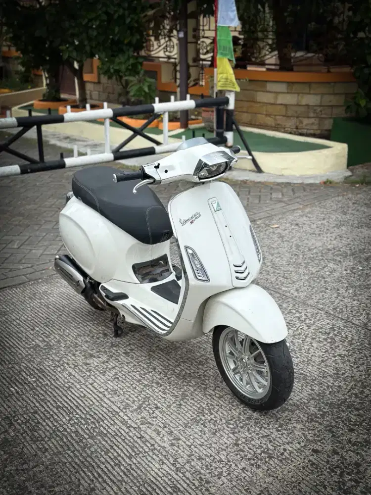 VESPA SPRINT 150 3V 2015 PUTIH - TERMURAH SEINDONESIA