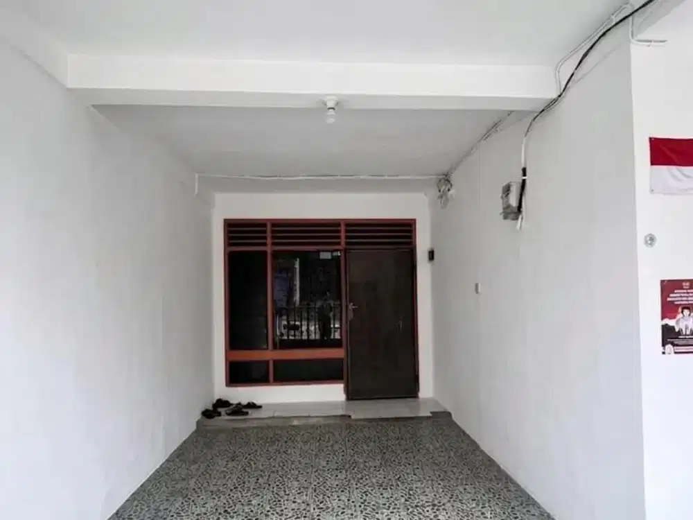 Rumah 2 1/2 Lantai Dekat Jalan Utama di Pademangan, Jakarta Utara