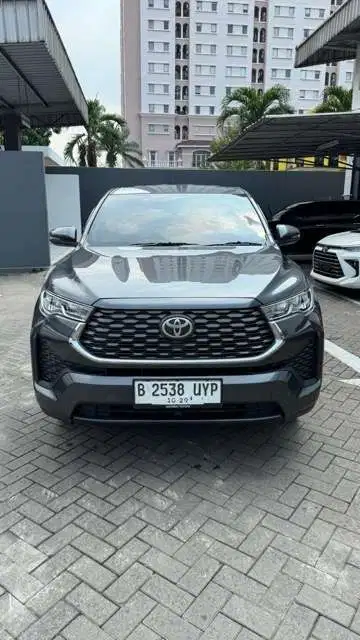 Toyota Zenix varian V CVT AT 2024 Bensin