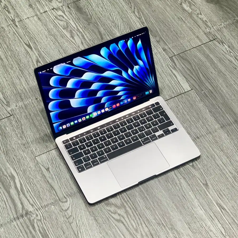 BH 96% MACBOOK PRO M2 8GB/512GB MURAH