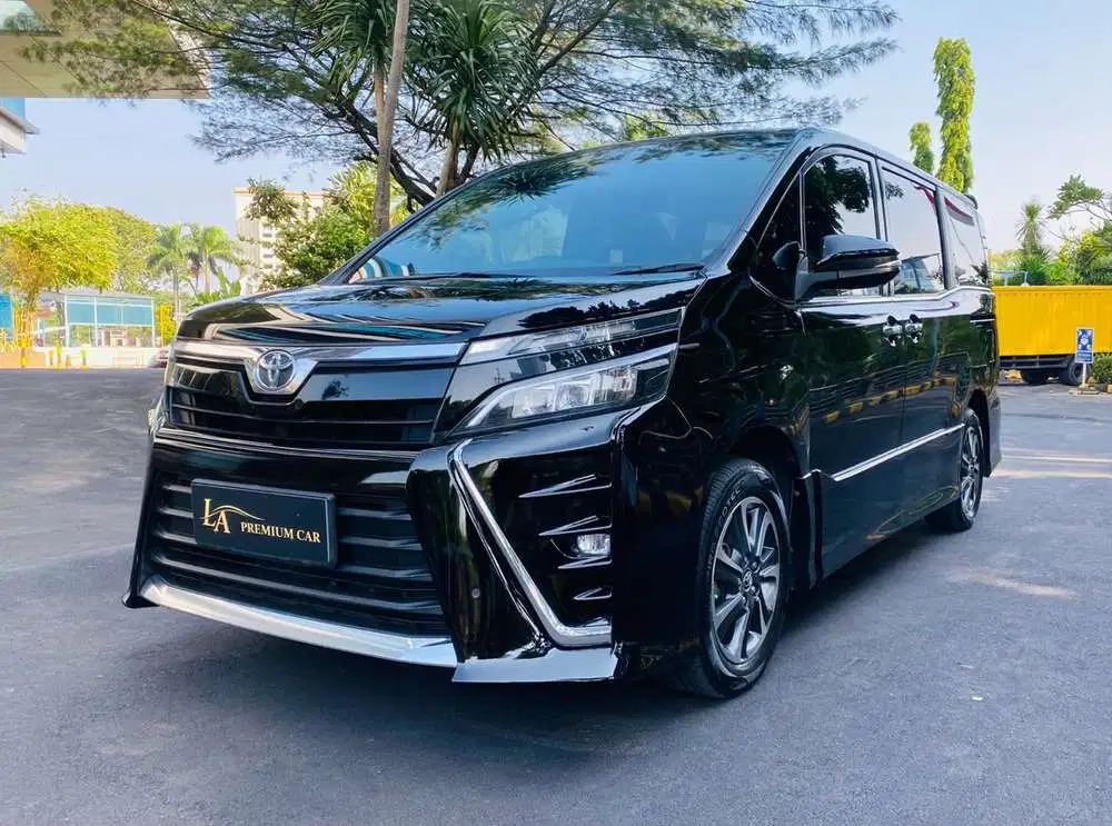 Toyota Voxy nik 2018 2.0 A/T TERMURAH