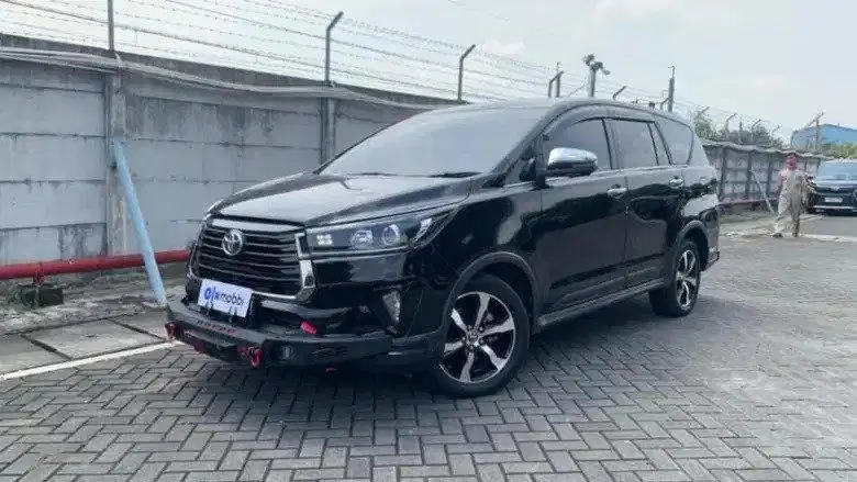 DP RENDAH - Toyota Kijang Innova 2.4 Venturer Solar-AT 2022