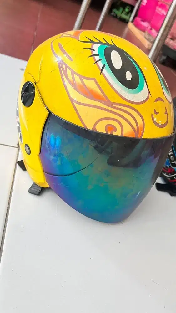 Helm anak cewek