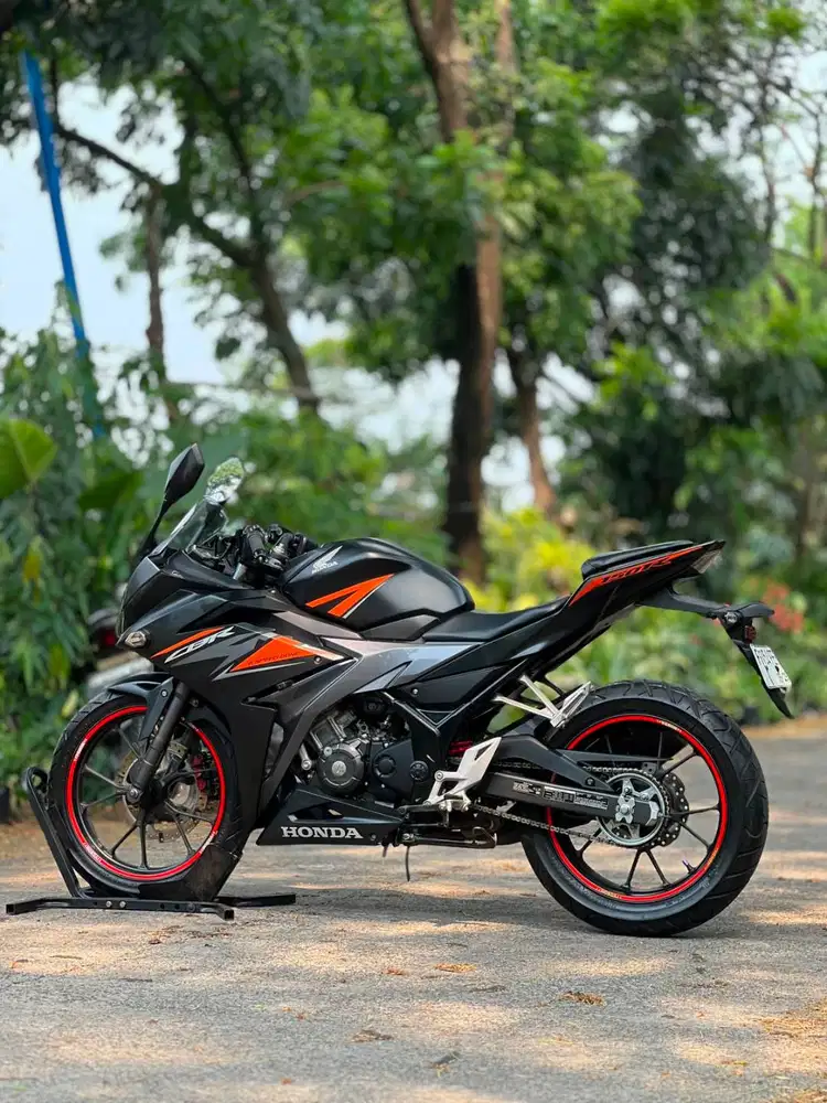 HONDA CBR150R OLD GREY 2019 KM RENDAH PAJAK PANJANG SIAP GASPOL