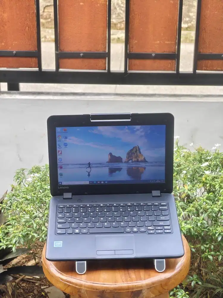 Lenovo N22 Celeron N3060 RAM 4GB SSD 128GB Laptop Ringkas