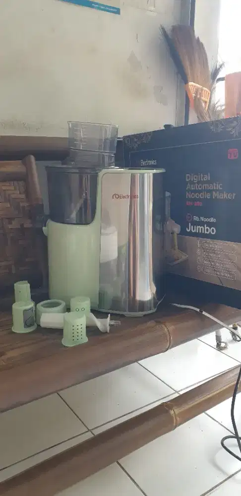 Mesin pembuat mie RB Electronics