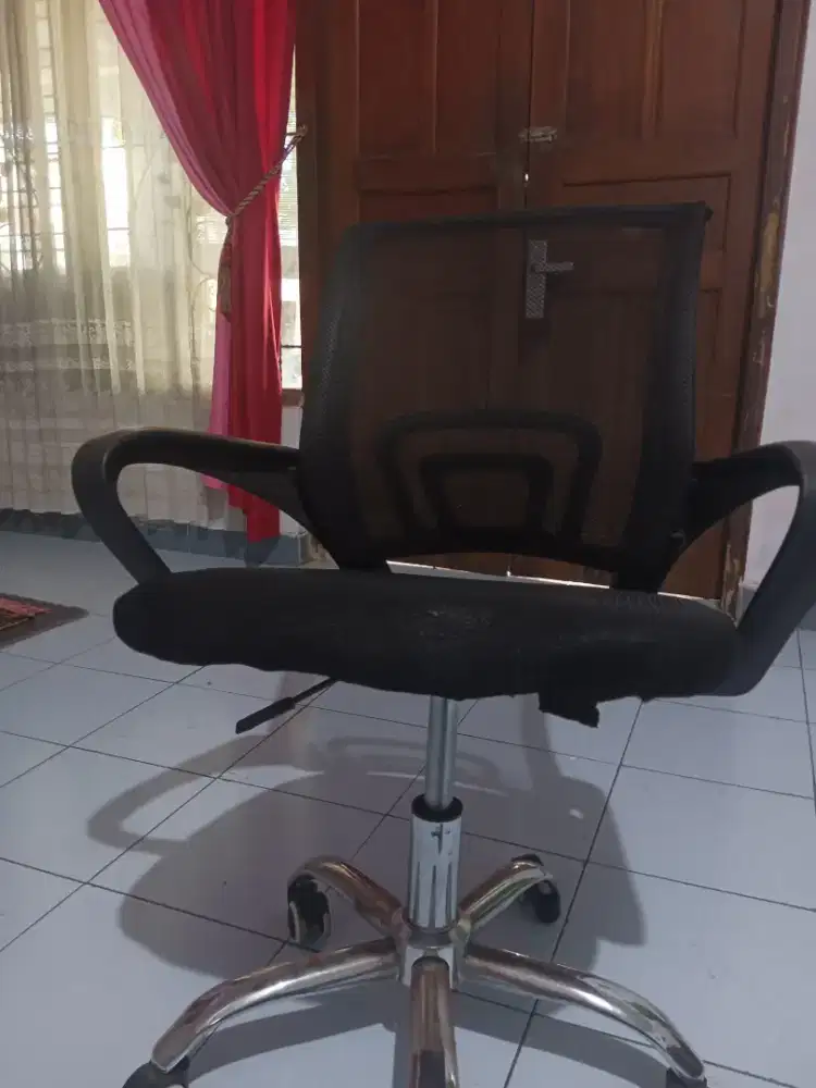Kursi Kantor Masih layak pakai