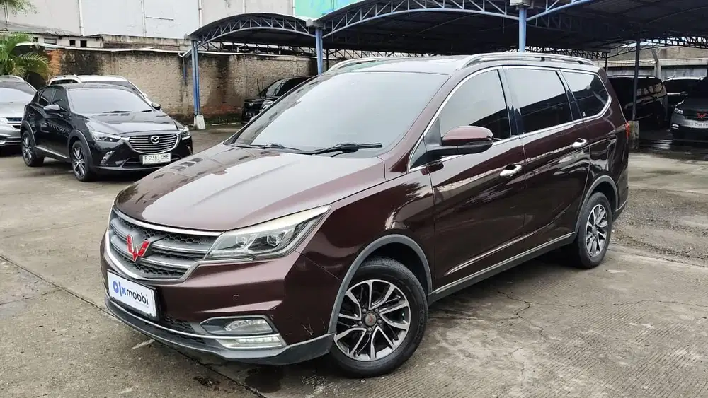 DP RENDAH - Wuling Cortez 1.8 L Lux Plus Bensin-AT 2018