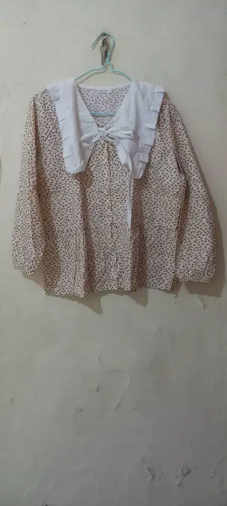 Blus atasan wanita