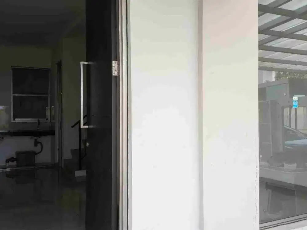 DISEWAKAN RUMAH RIVERSIDE 6X12,5 KOSONGAN PIK2