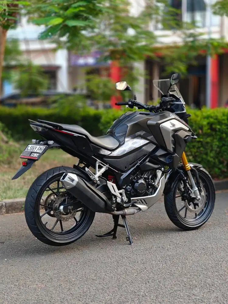 SIAP TOURING! HONDA CB 150X 2023 COKLAT KM 8K PAJAK PANJANG SIAP PAKAI