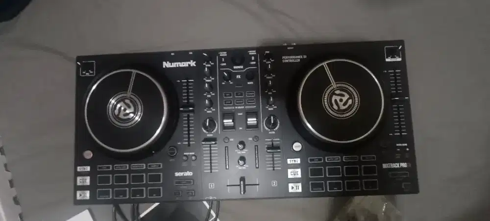 Dijual Murah Numark Mixtrack Pro FX DJ Controller 99% Like New