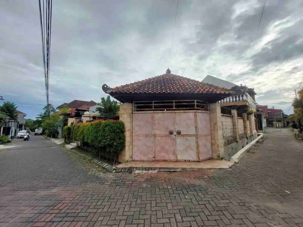 Di Jual Rumah di Malang Kota deket Jalan si Gura gura deket Universitas Brawijaya bisa buat Kos kosan