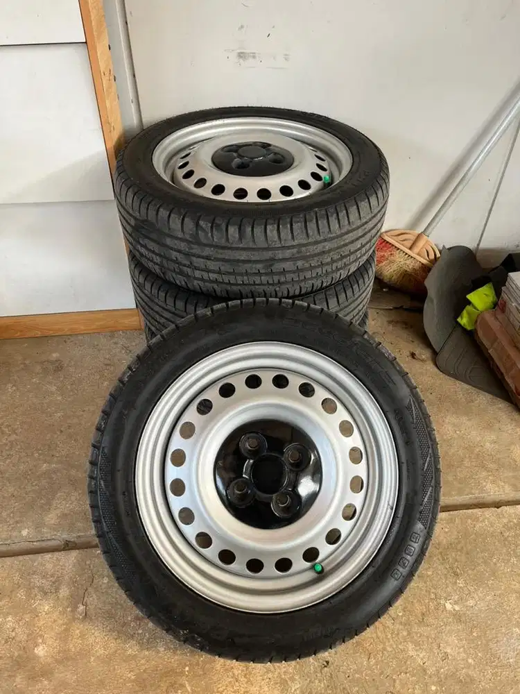 Velg Kaleng R15 4X100 & Ban