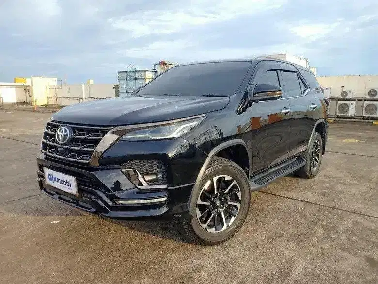 DP RENDAH - Toyota Fortuner 2.8 4x2 GR Sport DSL Solar-AT 2022