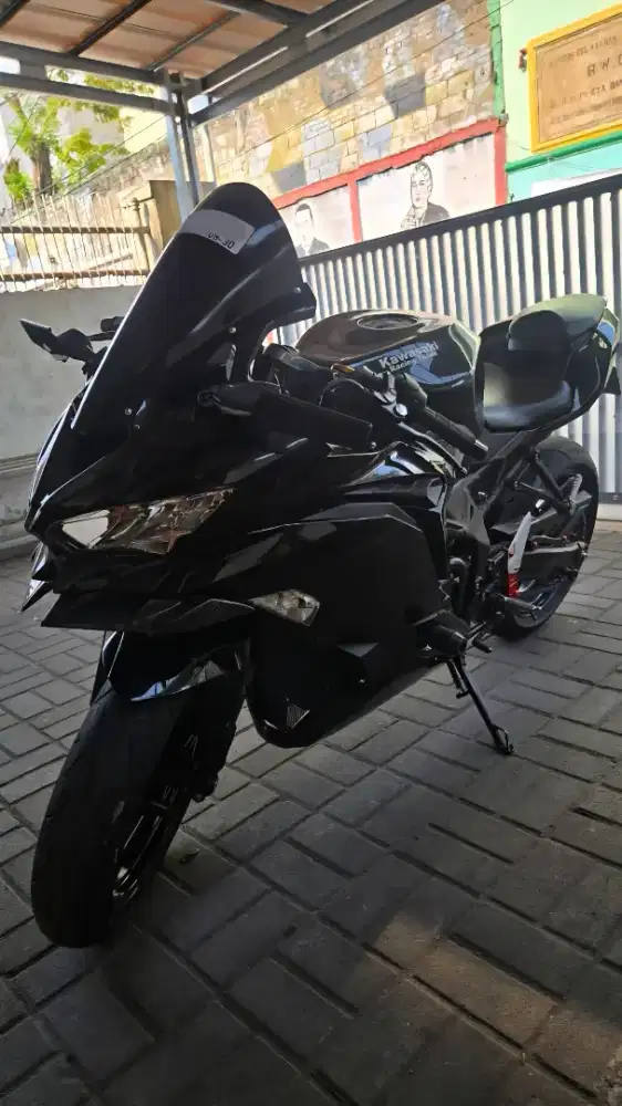 KAWASAKI ZX25R BLACK NON ABS 2022 FULL PAPER LOW KM (RARE)