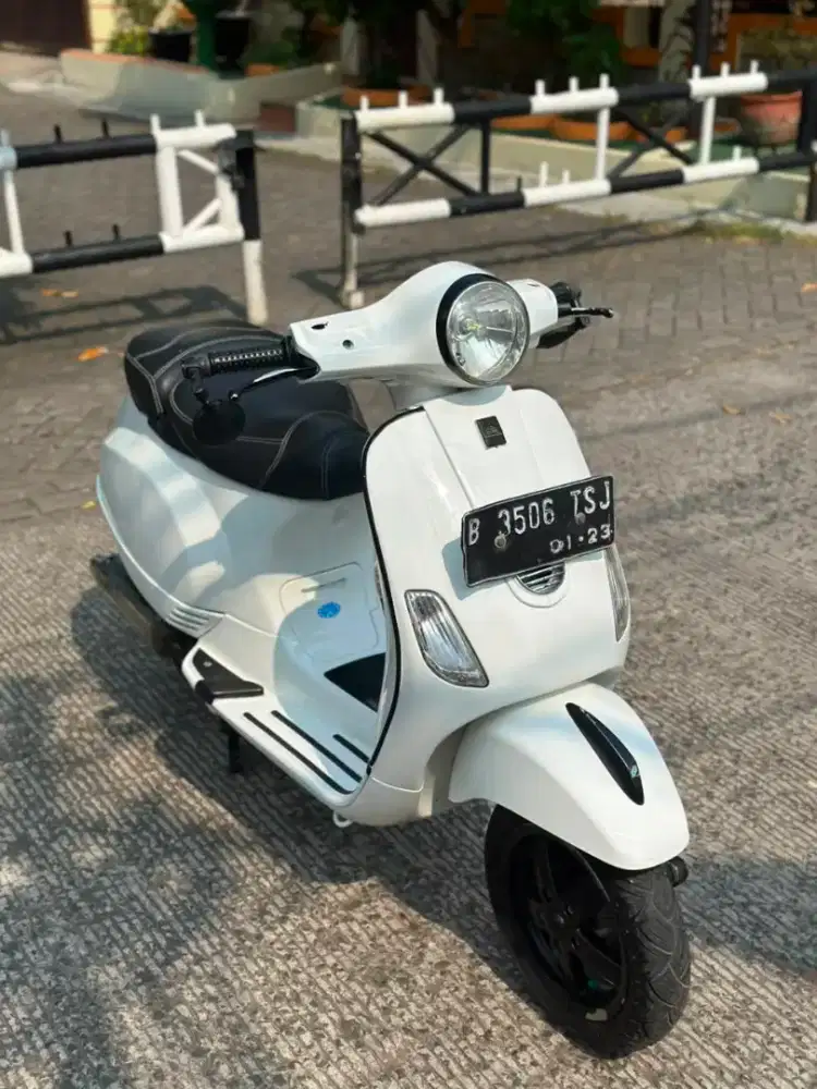 VESPA LX 150 2V 2012 PUTIH - TERMURAH SEINDONESIA